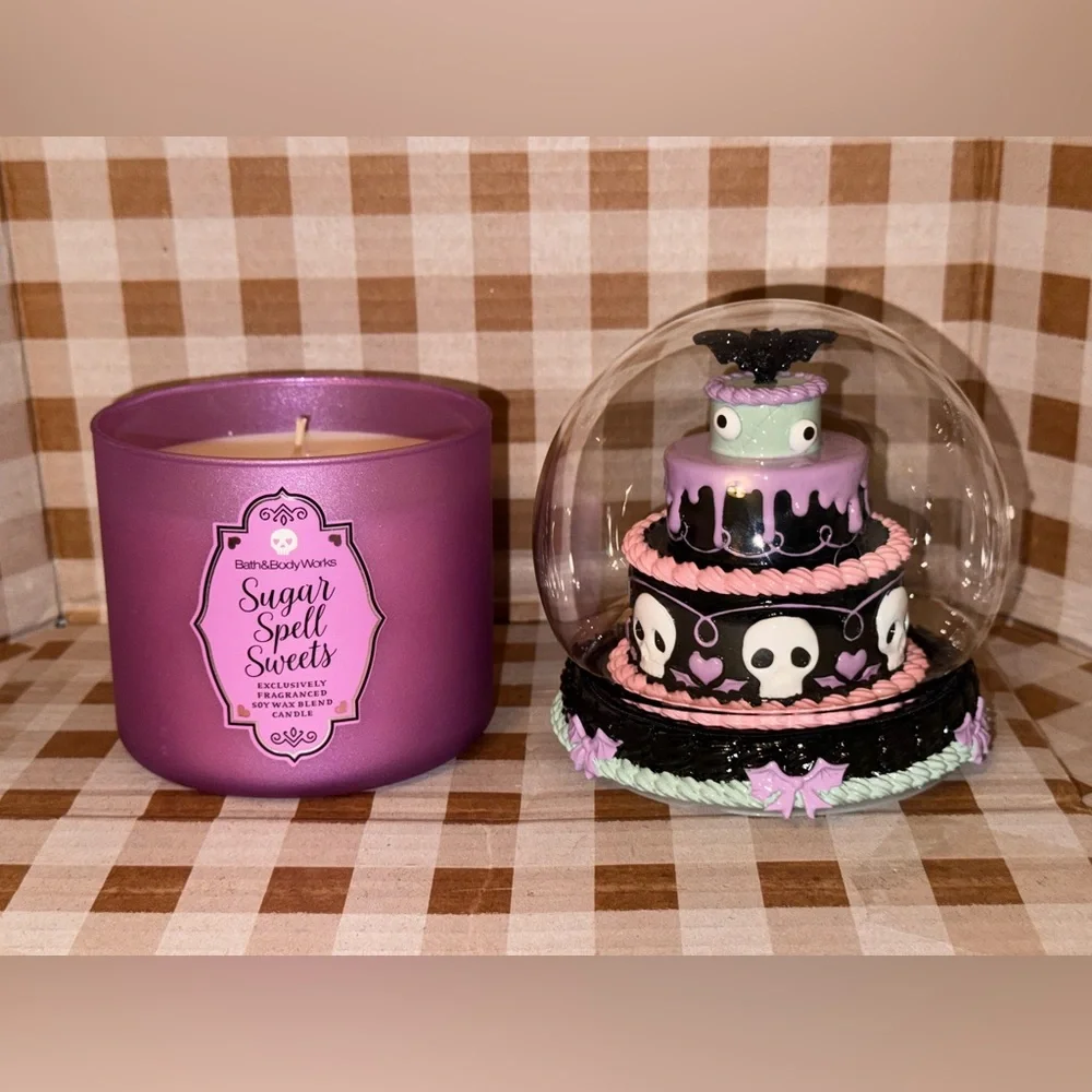 NWT*1 LEFT*NIB. B&BW Snowglobe Spooky Layer Cake , Limited Edition Candle - Picture 3 of 7